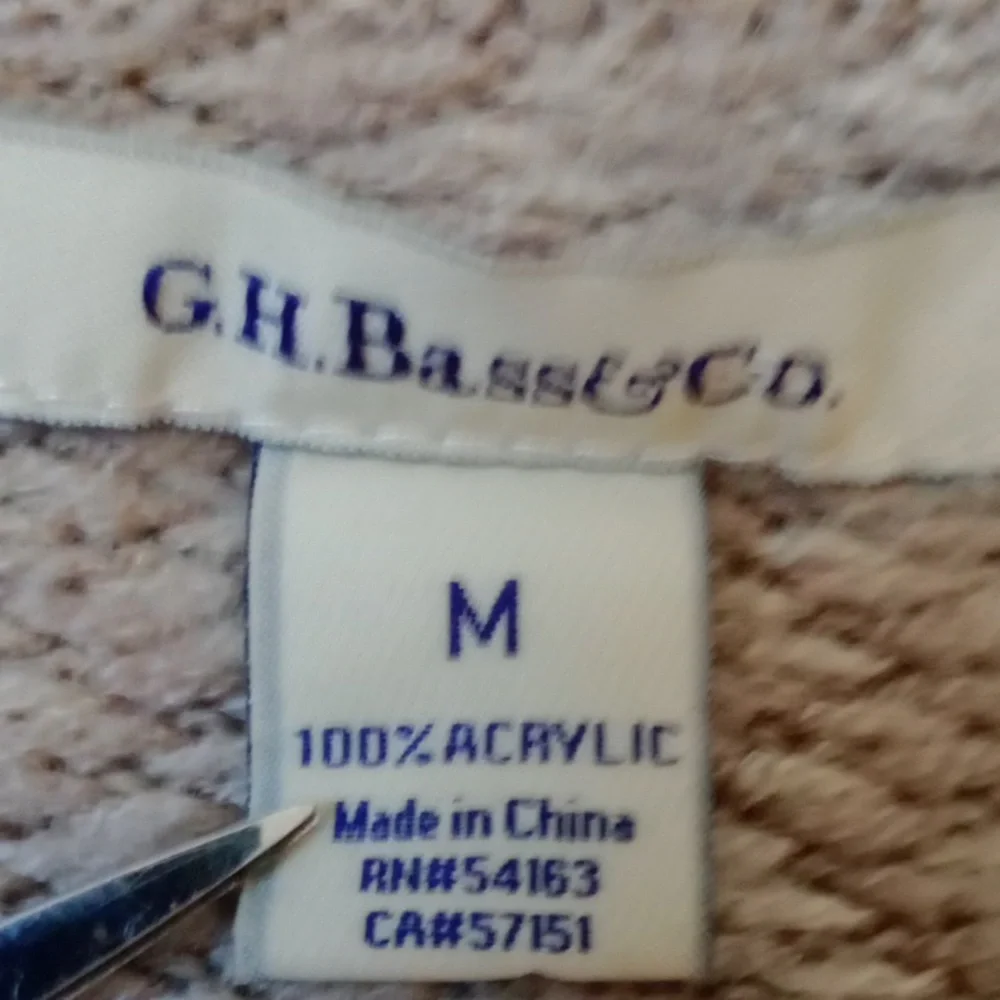 G.H. Bass & Co. Beige Knit Cardigan, Medium - Picture 2 of 8